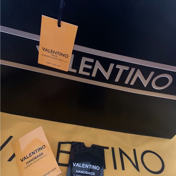 New Valentino Italian Leather Large tote bag - Picture 8 of 16